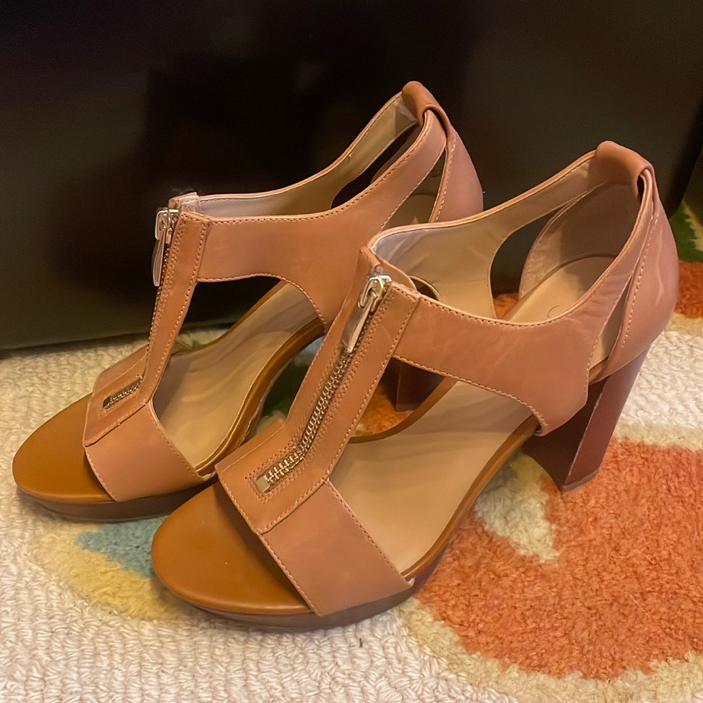 Franco Sarto Tan heels size 6.5